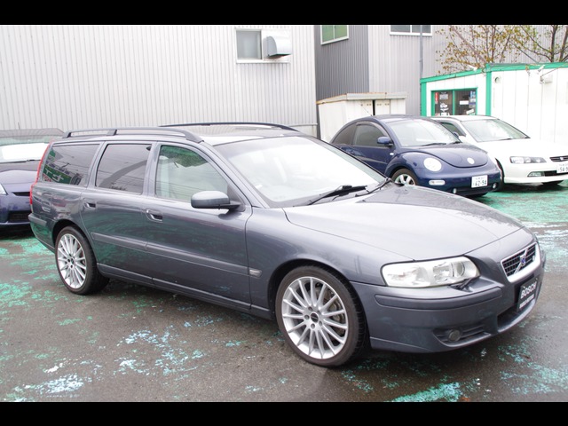 中古車 ボルボ V70 R 4WD ベージュ内装 の中古車詳細 (77,540km, グレー, 北海道, 83万円) |  中古車情報・中古車検索なら【車選びドットコム（車選び.com）】