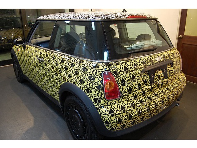 BMW MINI ミニ デザイナーズ・チョイス 中村哲也氏デザインの世界に一