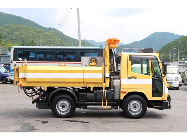 中古車 メルセデス ベンツ ウニモグ 道路作業車 の中古車詳細 143 000km イエロー 岡山県 価格応談 中古車情報 中古車 検索なら 車選びドットコム 車選び Com