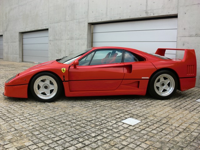 フェラーリ F40 前期ノンKAT稀少コーンズ物クラシケ取得 の中古車詳細