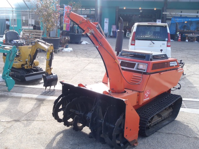 中古車 その他 三菱ロジスネクスト 除雪機 岡山発 三菱スノーロータリー 除雪機 の中古車詳細 オレンジ 岡山県 33万円 中古車情報 中古車検索なら 車選びドットコム 車選び Com