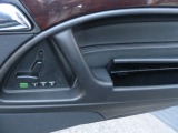 納車仕上げでは、通常ポリマーコーティングは施工しますが、硬化型のガラスコーティングもご対応しております。ご要望や駐車環境などに合わせて、ご提案させていただきます。