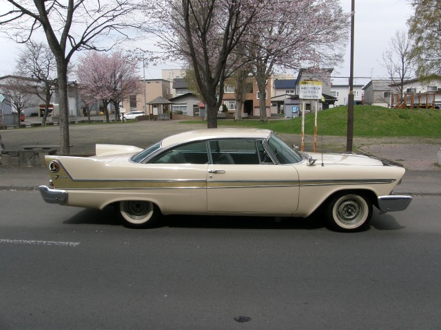 おしん ダイムラークライスラー 1958 プリムス フューリー 1/24 楽天市場】ミニカー 1/24 クリスティーン プリムス フューリー