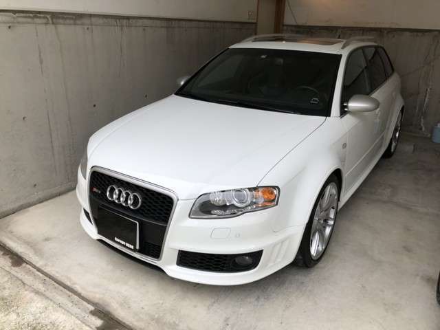 中古車 アウディ Rs4アバント 4 2 4wd 55 000km ホワイト 兵庫県 Sold Out 中古車情報 中古車検索なら 車 選びドットコム