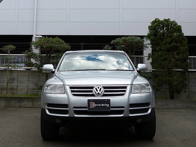 中古車 フォルクスワーゲン トゥアレグ V6 4wd 黒革hdd地デジetc 18aw の中古車詳細 86 000km シルバー 大阪府 Sold Out 中古車情報 中古車検索なら 車選びドットコム 車選び Com