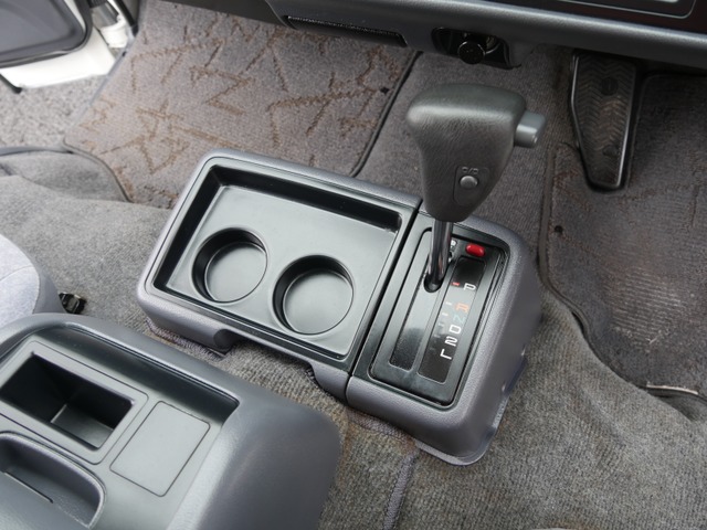 中古車 トヨタ ハイエースバン 2 0 スーパーgl E 100系最終型ショート標準低床ローダウン の中古車詳細 54 000km ホワイトシルバー 2bz 埼玉県 79 8万円 中古車情報 中古車検索なら 車選びドットコム 車選び Com