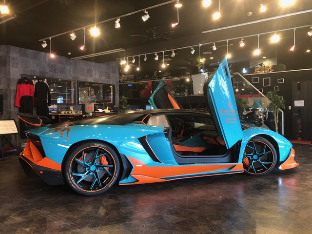 中古車 ランボルギーニ アヴェンタドール LP700-4 4WD