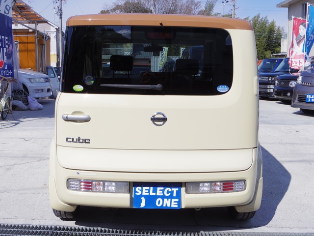 中古車 日産 キューブ 1 5 15m ミュージックルーム オリジナルツートンカラー の中古車詳細 84 035km イエロー 茶色 大阪府 27 7万円 中古車情報 中古車検索なら 車選びドットコム 車選び Com