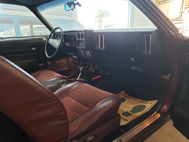 中古車 シボレー モンテカルロ 正規ディーラー車 実走行 オリジナル車両 の中古車詳細 71 000km レッド 新潟県 176万円 中古 車情報 中古車検索なら 車選びドットコム 車選び Com