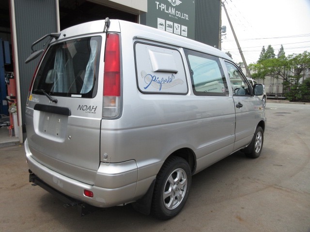 中古車 トヨタ ライトエースノア の中古車詳細 135 000km シルバー 福岡県 75万円 中古車情報 中古車検索なら 車選びドットコム 車選び Com