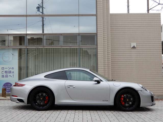 中古車 ポルシェ 911 カレラ4 Gts Pdk Op240 Gtシルバー 右ハンドル の中古車詳細 10 000km シルバー 愛知県 1 8万円 中古車情報 中古車検索なら 車選びドットコム 車選び Com