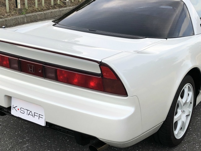 中古車 ホンダ Nsx 3 0 タイプt 希少タイプt 走行少 屋内保管 23 020km ニュートロンホワイトパール Nh545p 埼玉県 858万円 中古車情報 中古車検索なら 車選び Com