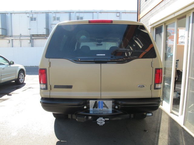 中古車 フォード エクスカージョン リミテッド 6 8 V10 4wd 22インチアルミ 4wd の中古車詳細 67 5km マットカーキー 東京都 178万円 中古車情報 中古車検索なら 車選びドットコム 車選び Com