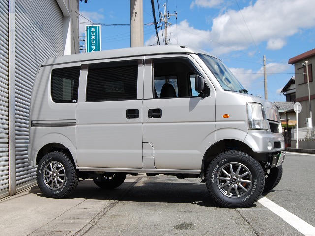 中古車 スズキ エブリイ Pc ハイルーフ 4wd 構造変更 4インチリフトup マッドタイ の中古車詳細 84 490km シルバーm 愛知県 93 8万円 中古車情報 中古車検索なら 車選びドットコム 車選び Com