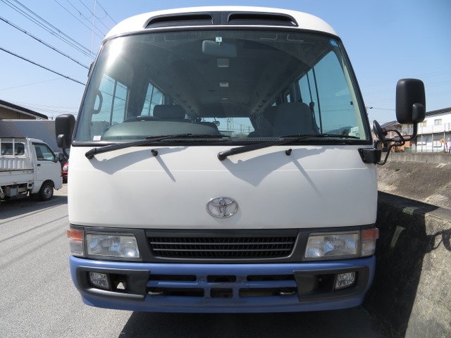 中古車 トヨタ コースター Lx マイクロバス At 29人 自動ドア の中古車詳細 144 000km ホワイト ラベンダー 兵庫県 158万円 中古車情報 中古車検索なら 車選びドットコム 車選び Com