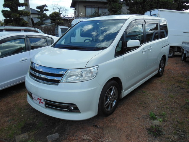 中古車 日産 セレナ メッキホイル パールホワイト の中古車詳細 74 000km パールホワイト 静岡県 52万円 中古車情報 中古 車検索なら 車選びドットコム 車選び Com