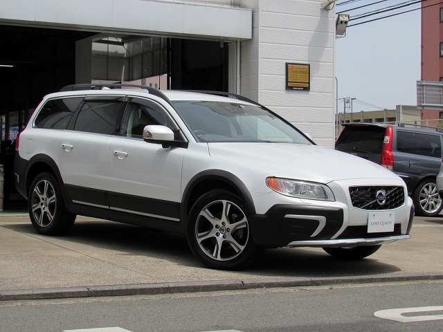 中古車 ボルボ Xc70 T6 Se Awd 4wd Atf交換 バッテリー交換 専門整備付 の中古車詳細 65 065km クリスタルパールホワイト 神奈川県 242万円 中古車情報 中古車検索なら 車選びドットコム 車選び Com