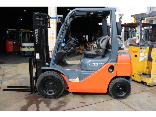 中古車 その他 トヨタl F エンジンフォークリフト 3 0m 2 0t の中古車詳細 オレンジ 大阪府 万円 中古車情報 中古車 検索なら 車選びドットコム 車選び Com