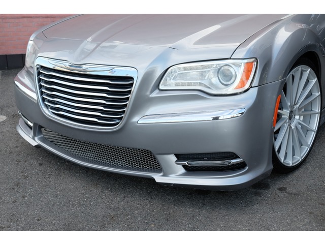 中古車 クライスラー 300c 5 7 Hemi Gimmicフルエアロ マフラー 車高調 の中古車詳細 シルバー 埼玉県 248 6万円 中古車情報 中古車検索なら 車選びドットコム 車選び Com