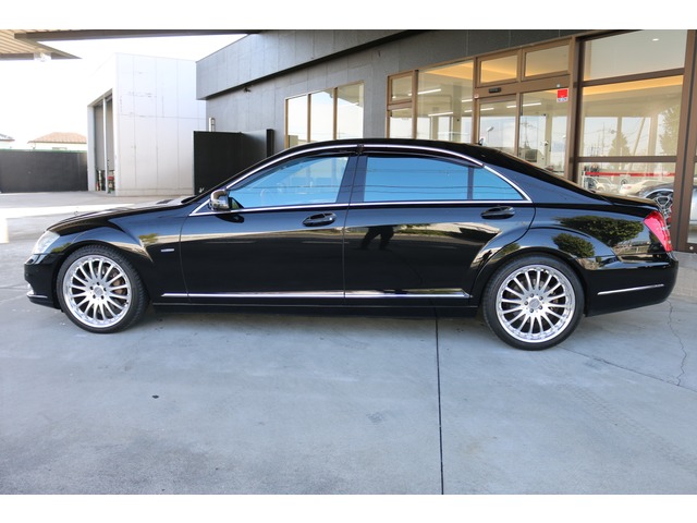 中古車 メルセデス ベンツ S550 S550 ロング ブルーエフィシェンシー の中古車詳細 51 054km ブラック 群馬県 260万円 中古車情報 中古車検索なら 車選びドットコム 車選び Com
