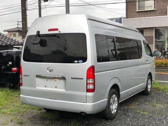 中古車 トヨタ ハイエース 2 7 グランドキャビン 自社ローンok Etc 10人乗り 123 000km 銀 福岡県 138万円 中古車情報 中古車検索なら 車選びドットコム 車選び Com