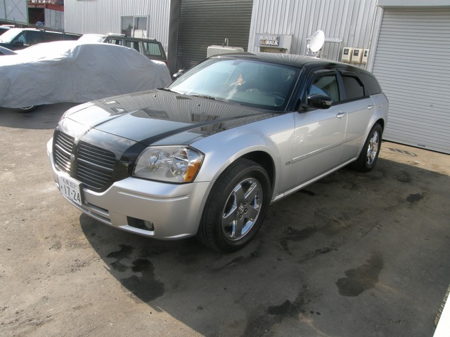 中古車 ダッジ マグナム Sxt 3 5 V6 4wd の中古車詳細 シルバーツートン 北海道 111万円 中古車情報 中古車検索なら 車 選びドットコム 車選び Com