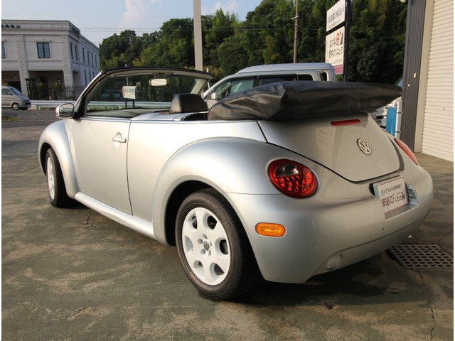 中古車 フォルクスワーゲン ニュービートルカブリオレ プラス レザーシート 純正16インチアルミ の中古車詳細 (60,500km, シルバー, 三重県, 39.8万円) | 中古車情報・中古車検索なら【車選びドットコム(車選び.com)】 中古車 フォルクスワーゲン ニュービートルカブリオレ プラス レザーシート 純正16インチアルミ の中古車詳細 (60,500km, シルバー, 三重県, 39.8万円) | 中古車情報・中古車検索なら【車選びドットコム(車選び.com)】