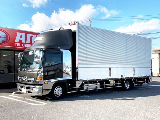 中古車 日野 レンジャー ウィング Pg 7400ワイド リアエアサス の中古車詳細 271 100km グレー 愛知県 価格応談 中古車 情報 中古車検索なら 車選びドットコム 車選び Com