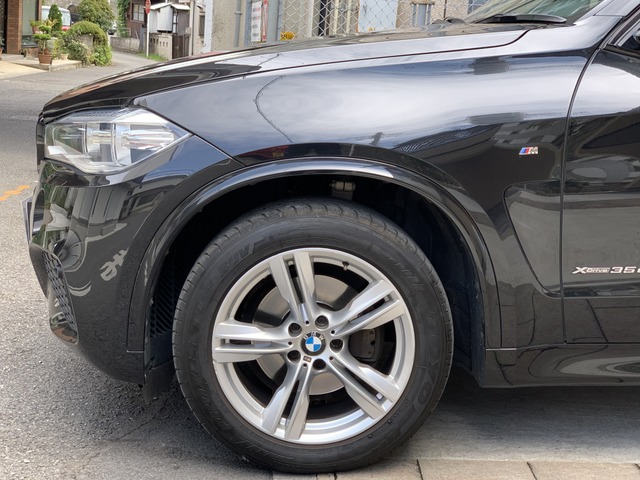 中古車 Bmw X5 Xドライブ 35d Mスポーツ 4wd 7人乗り リアエンターテイメント の中古車詳細 49 727km ブラックサファイヤm 東京都 405万円 中古車情報 中古車検索なら 車選びドットコム 車選び Com