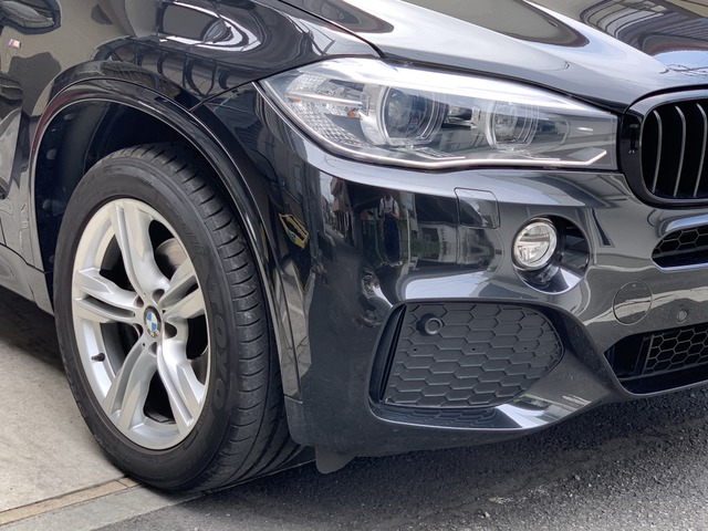 中古車 Bmw X5 Xドライブ 35d Mスポーツ 4wd 7人乗り リアエンターテイメント の中古車詳細 49 727km ブラックサファイヤm 東京都 405万円 中古車情報 中古車検索なら 車選びドットコム 車選び Com