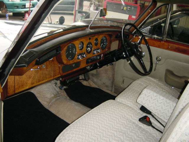 中古車 ロールスロイス その他 ロールスロイス 少車シルバークラウドiii 取説 の中古車詳細 105 000km シルバー 千葉県 価格応談 中古車情報 中古車検索なら 車選びドットコム 車選び Com