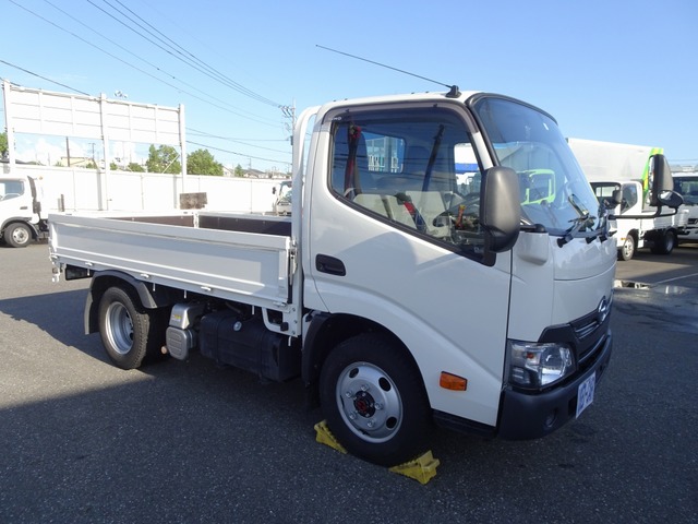 中古車情報 日野自動車 デュトロ 修復歴無し の中古車詳細 走行距離 2 1万km カラー ホワイト 販売地域 埼玉県三郷市 中古車を探すなら Carme カーミー 中古車