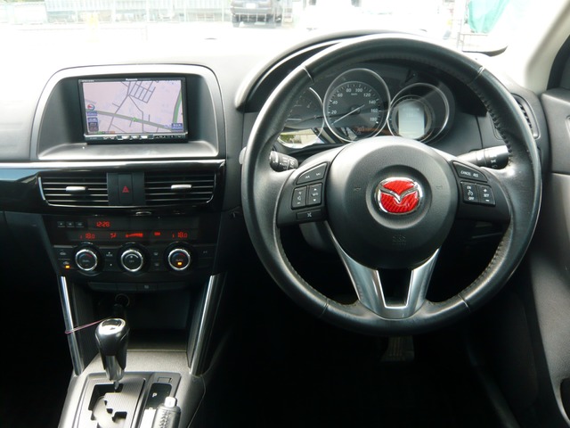 中古車 マツダ Cx 5 2 2 Xd ディーゼル ターボ スマキー ナビtv の中古車詳細 106 068km パールホワイト 兵庫県 84 8万円 中古車情報 中古車検索なら 車選びドットコム 車選び Com