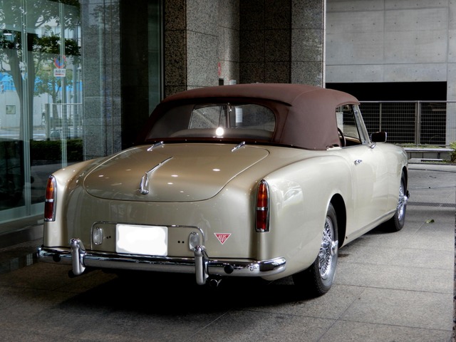中古車 その他 イギリス その他 イギリス Alviste211 パークウォード の中古車詳細 3 000km シャンパンゴールド 東京都 価格応談 中古車情報 中古車検索なら 車選びドットコム 車選び Com