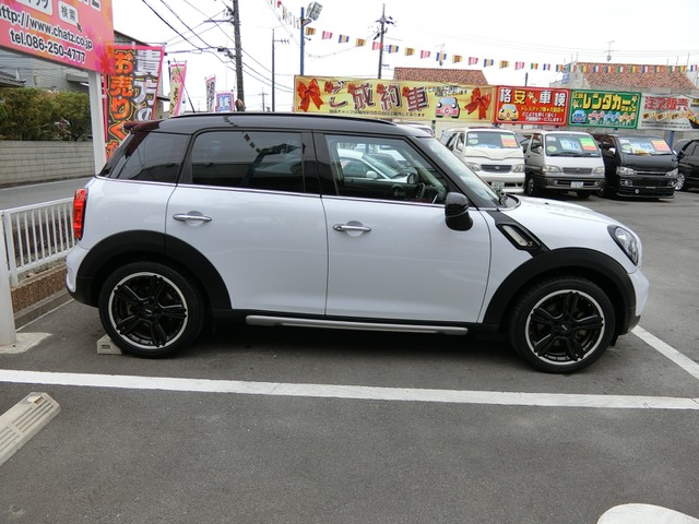 中古車 Bmw ミニクロスオーバー クーパー Sd ブラックナイト Dターボ 禁煙 純ブラック18aw の中古車詳細 81 000km ホワイト 岡山県 162万円 中古車情報 中古車検索なら 車選びドットコム 車選び Com