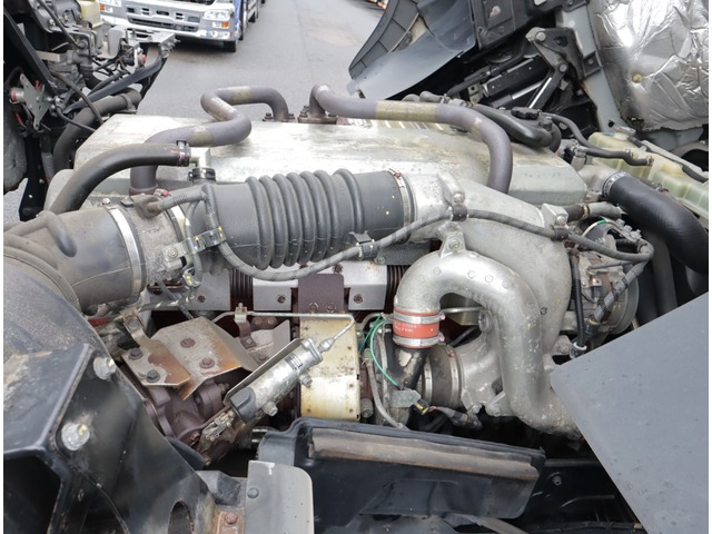 中古車 日野 プロフィア アルミウィング 4軸低床 エアサス Pg の中古車詳細 451 7km ホワイト 千葉県 698 5万円 中古車情報 中古車検索なら 車選びドットコム 車選び Com