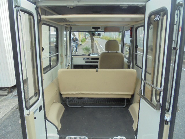 中古車 ダイハツ ミラウォークスルーバン 希少な3人乗り の中古車詳細 パールホワイト 愛知県 Sold Out 中古車情報 中古車 検索なら 車選びドットコム 車選び Com