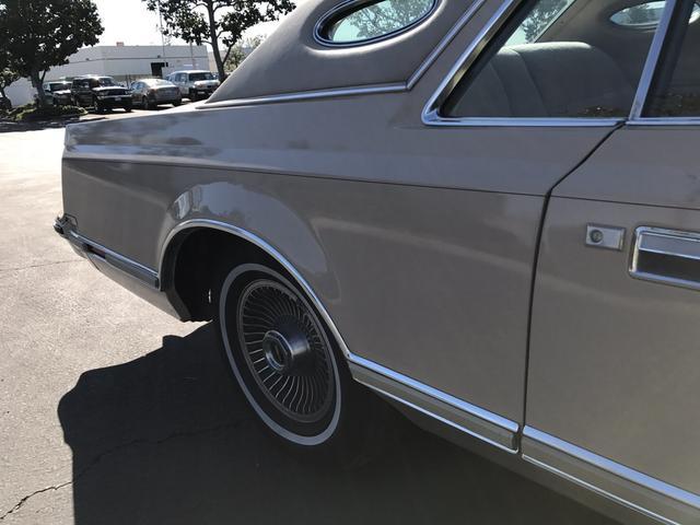 中古車 リンカーン マークv 国内新規 自社輸入 カルティエ の中古車詳細 72 000km ベージュホワイト 埼玉県 390万円 中古車 情報 中古車検索なら 車選びドットコム 車選び Com