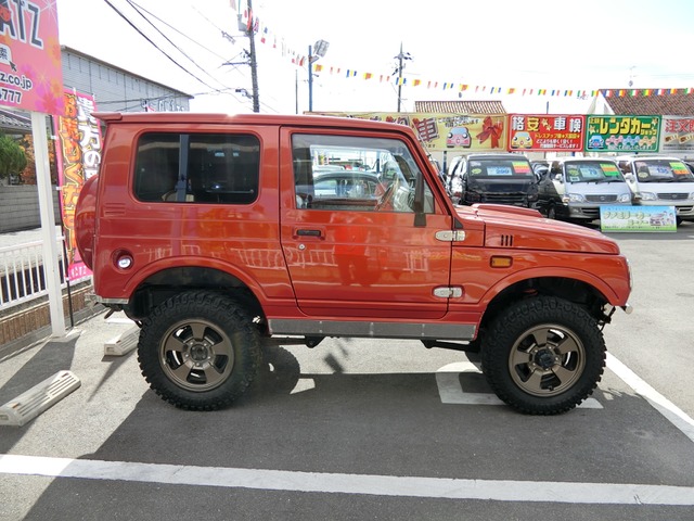 中古車 スズキ ジムニー ランドベンチャー 4wd ターボ 赤全塗装 外16aw リフトup の中古車詳細 124 000km レッド 岡山県 115万円 中古車情報 中古車検索なら 車選びドットコム 車選び Com