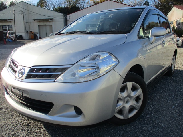 中古車情報 日産 ティーダ 1 5 15m ワンオーナー 修復歴無し 走行距離 5 3万km カラー シルバー 販売地域 東京都練馬区 中古車を探すなら Carme カーミー 中古車