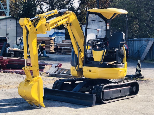 中古車 その他 コマツ 油圧ショベル Pcuu 3 倍速 Xウエイト の中古車詳細 イエロー 千葉県 138 6万円 中古車情報 中古車 検索なら 車選びドットコム 車選び Com