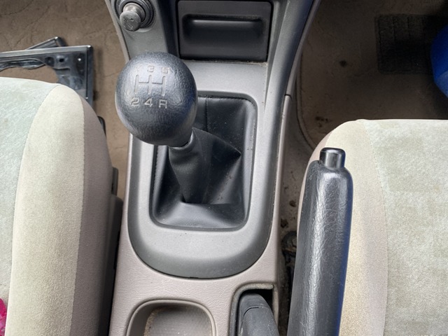 中古車 日産 サニー 1 5 Exサルーンsv 5速車 純正シートカバー付き の中古車詳細 39 740km ホワイト 福岡県 39万円 中古車情報 中古車検索なら 車選びドットコム 車選び Com