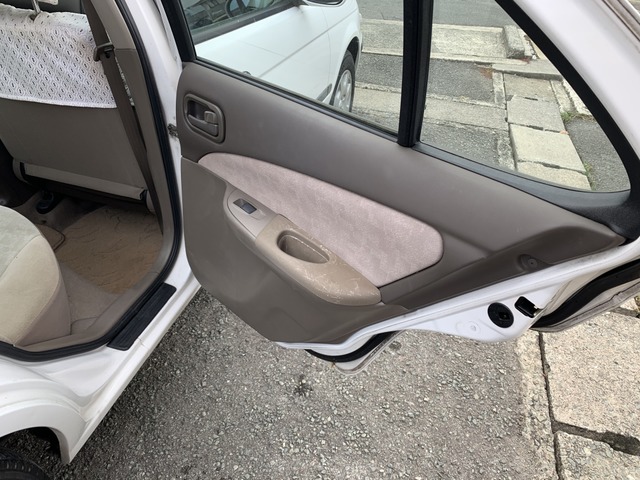 中古車 日産 サニー 1 5 Exサルーンsv 5速車 純正シートカバー付き の中古車詳細 39 740km ホワイト 福岡県 Sold Out 中古車情報 中古車検索なら 車選びドットコム 車選び Com