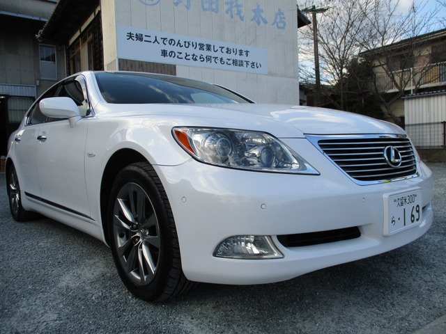 中古車 レクサス Ls460 バージョンc Iパッケージ の中古車詳細 109 000km パールホワイト 福岡県 98万円 中古車情報 中古車検索なら 車選びドットコム 車選び Com