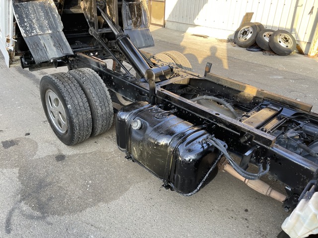 中古車 いすゞ エルフ 2t ダンプ 低床 5速mt の中古車詳細 ホワイト 佐賀県 79 8万円 中古車情報 中古車検索なら 車選びドットコム 車選び Com