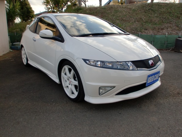 中古車 ホンダ シビックタイプr 2 0 ユーロ 実走行キロ 禁煙車 の中古車詳細 23 000km チャンピオンシップホワイト 神奈川県 285万円 中古車情報 中古車検索なら 車選びドットコム 車選び Com