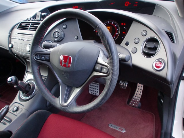 中古車 ホンダ シビックタイプr 2 0 ユーロ 実走行キロ 禁煙車 の中古車詳細 23 000km チャンピオンシップホワイト 神奈川県 285万円 中古車情報 中古車検索なら 車選びドットコム 車選び Com