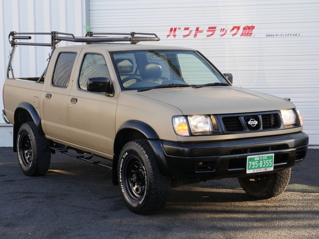 中古車 日産 ダットサンピックアップ 2 4 Ax リミテッド ダブルキャブ 4wd 切替式4wdトランポキャリア付nox適合 の中古車詳細 7 000km 艶消しベージュオールペイント 埼玉県 Sold Out 中古車情報 中古 車検索なら 車選びドットコム 車選び Com