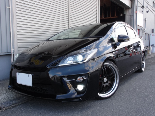 中古車 トヨタ プリウス 1 8 S ツーリングセレクション G S の中古車詳細 43 500km ブラック 大阪府 148万円 中古車 情報 中古車検索なら 車選びドットコム 車選び Com