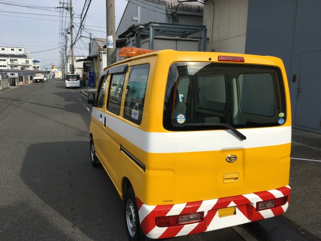 中古車 ダイハツ ハイゼットカーゴ 公団 道路作業車 警備 パトロールに の中古車詳細 600km イエロー 大阪府 42万円 中古車情報 中古車検索なら 車選びドットコム 車選び Com